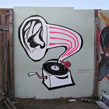 DJ-Deaf-tape-street-art-Ostap-2012-Vorschaubild