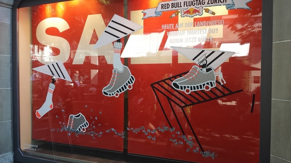 Bild 4- Tape Art von Selfmade Crew für Red Bull Flugtag Zürich 2016