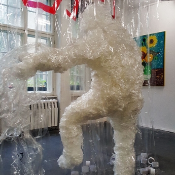 Detlef auf Tape Art Convention- Installation aus Klebeband von Ostap und Selfmadecrew