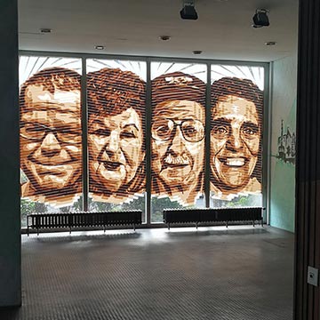 Vier Tape Porträts-Street Art Bülowstr- Urban Nation- Miniaturbild