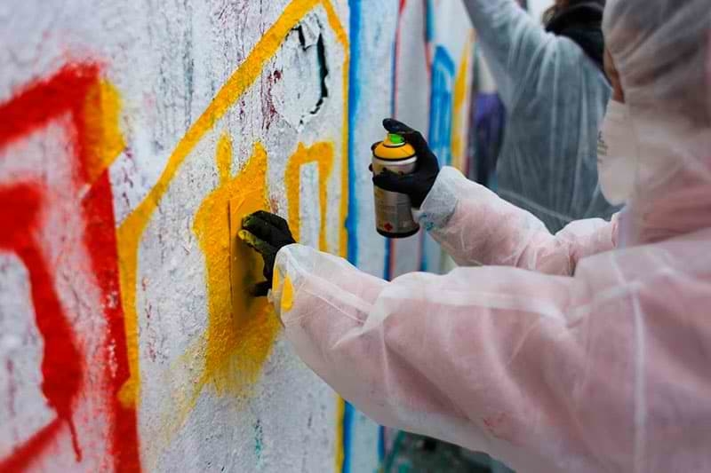 Graffiti Workshop für Schulkinder mit echtem Strassenkünstler
