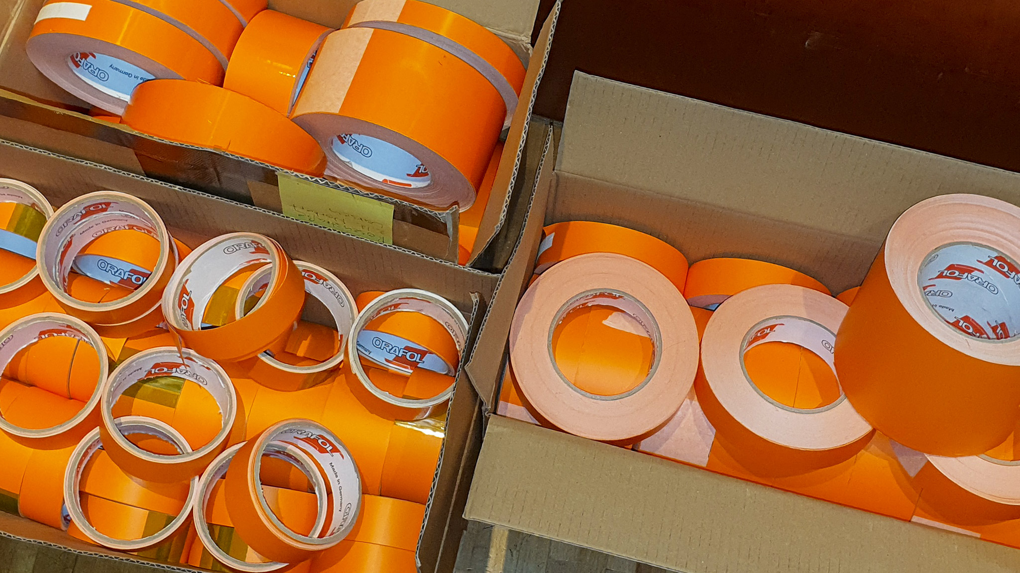 Vinylfolie in Brand Farben für Hapag Lloyd Projekt